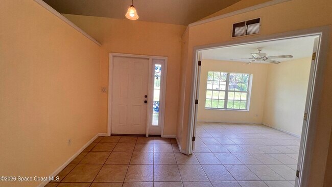 Foto del edificio - 2681 Madden Ave