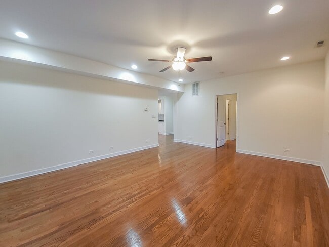 Building Photo - 1819 W Leland Ave