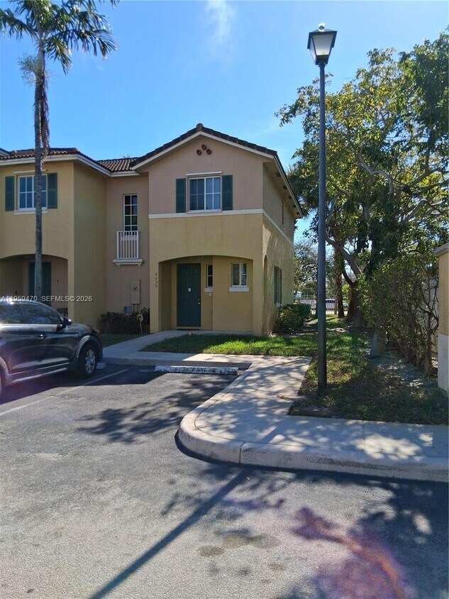 Foto del edificio - 6056 SW 19th Pl