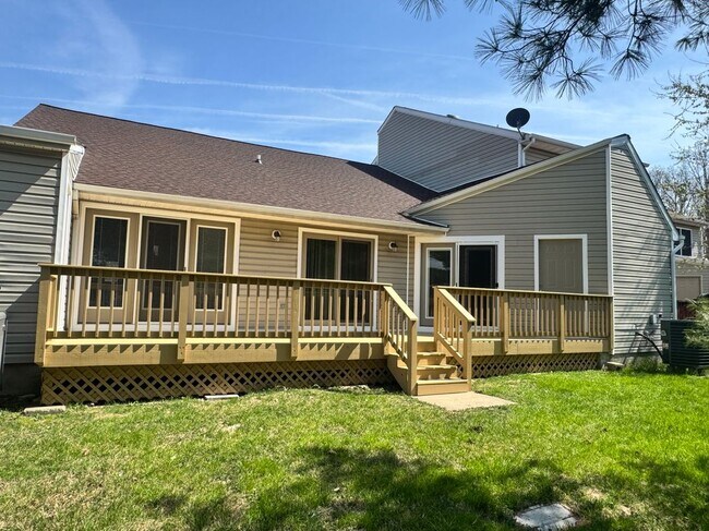 Foto del edificio - 8013 Bridgepointe Dr