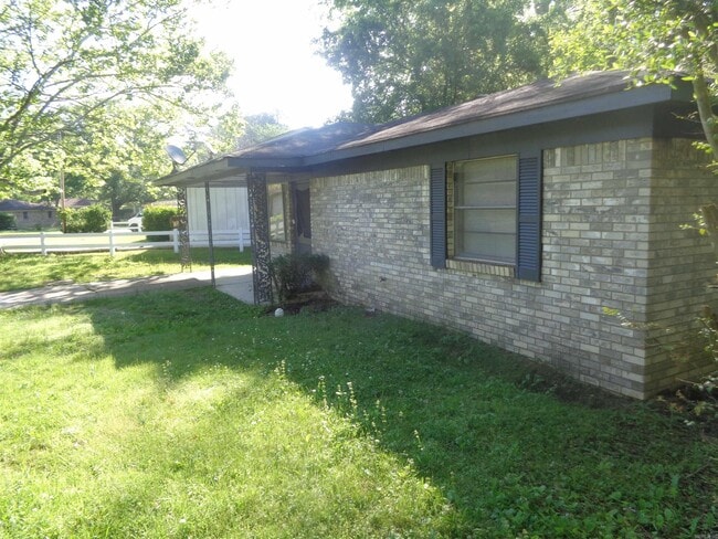 Building Photo - 2915 Wynne Dr
