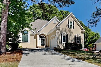Building Photo - 4020 Hogans Mill Ln