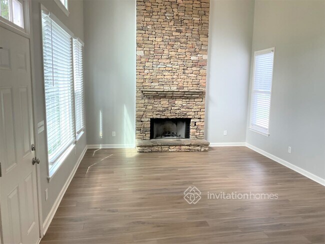 Building Photo - 2071 Fairmont Run