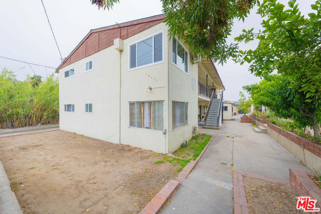 Primary Photo - 10039 Haines Canyon Ave