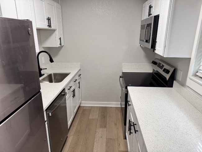 Building Photo - 5130 Dandy Ct