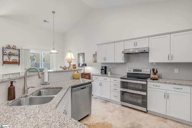 Foto del edificio - 3 Bedrooms 2 Bathrooms