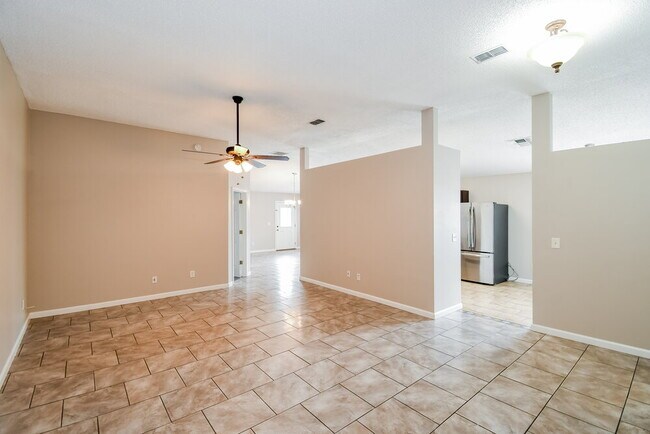 Foto del edificio - 8706 Star Leaf Rd N