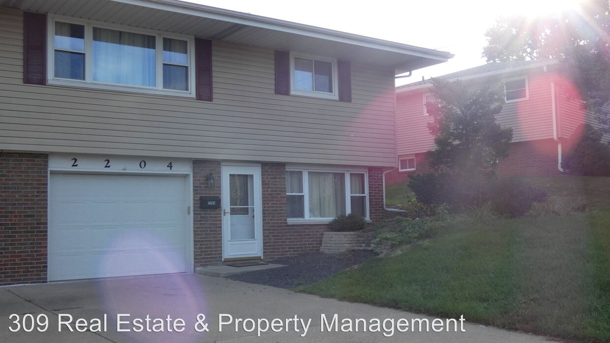 Primary Photo - 3 br, 1.5 bath House - 2204 W Westport Rd
