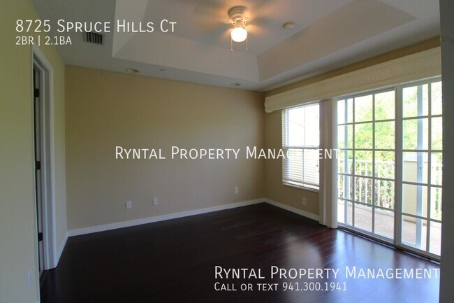 Foto del edificio - 8725 Spruce Hills Ct
