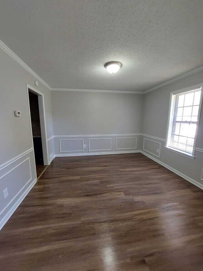 Foto del edificio - 5001 Whitworth Rd