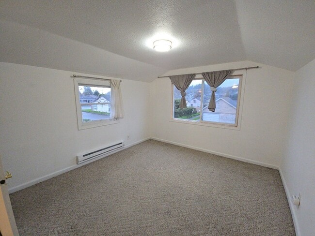 Building Photo - 1049 I St