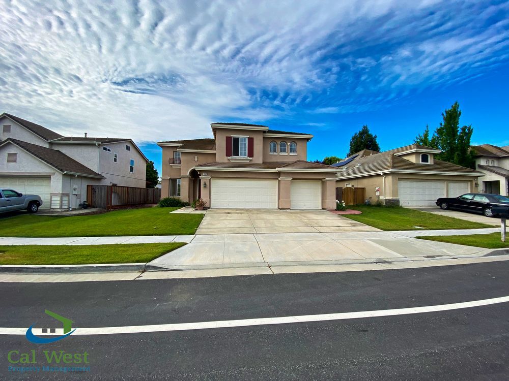 Primary Photo - 1450 Sunrise Dr