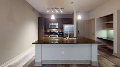 Interior Photo - Domain College Park