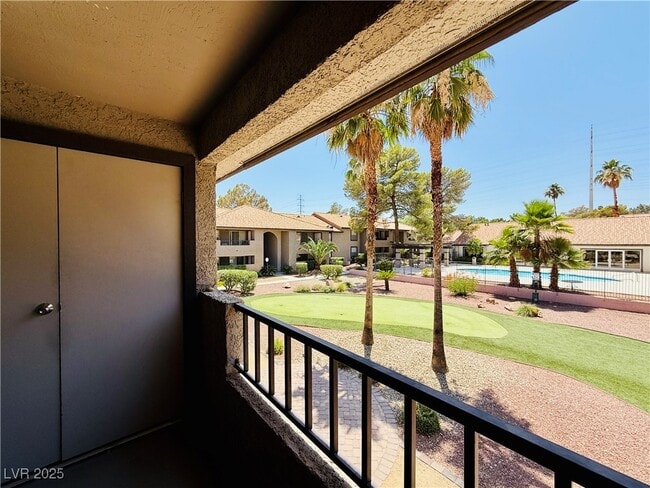 Building Photo - 2606 S Durango Dr