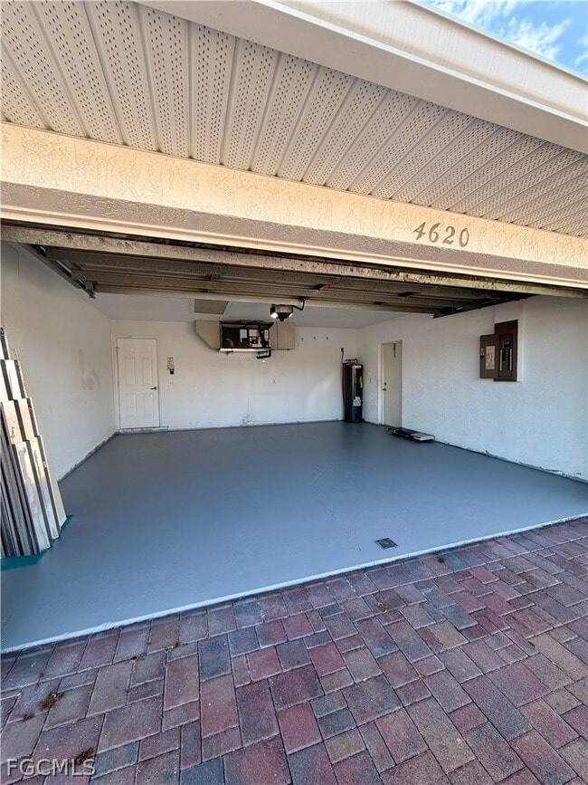 Building Photo - 4620 SW 13th Ave