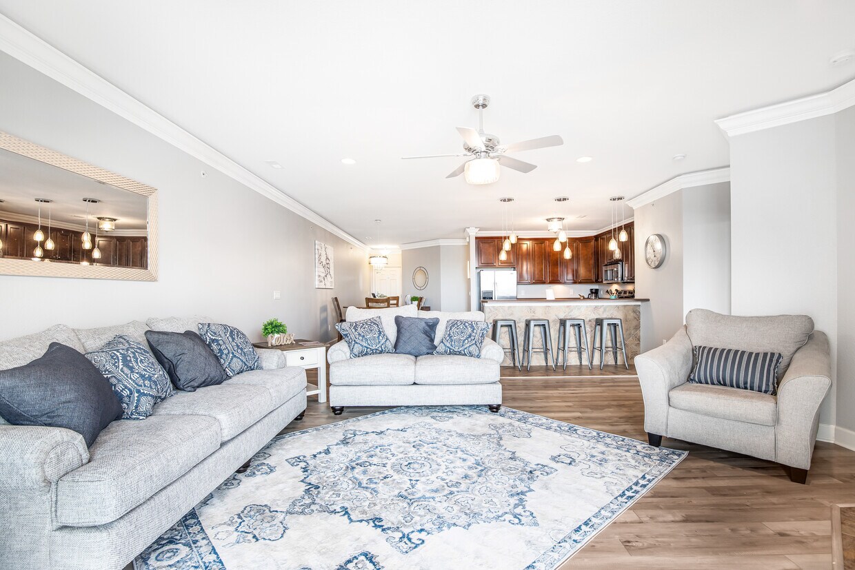 Foto principal - 1225 Lands End Pky
