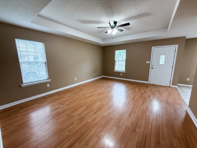 Foto del edificio - 304 Spring Creek Dr