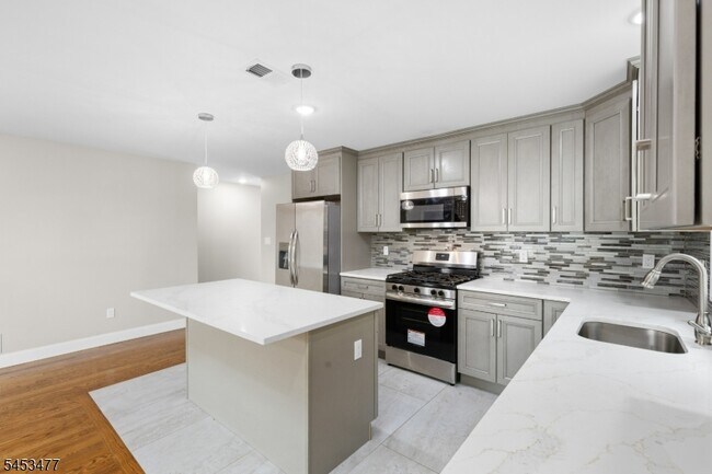 Foto del edificio - 806 2Nd Ave