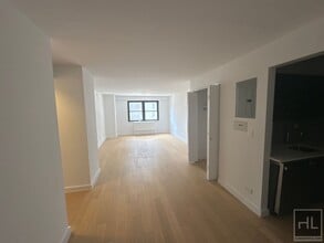 Building Photo - East 39th Street
