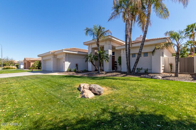 Building Photo - 1597 W Yosemite Pl