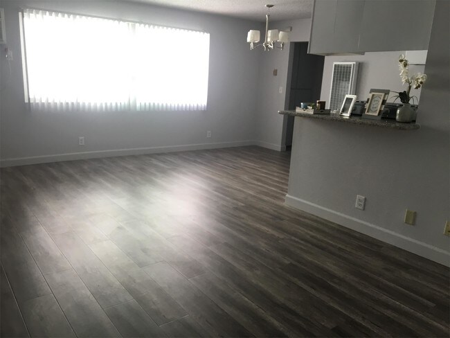 Foto del edificio - 14419 Tiara St