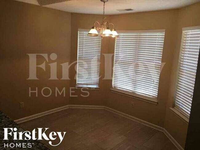 Foto del edificio - 4143 Ravenwood Dr N
