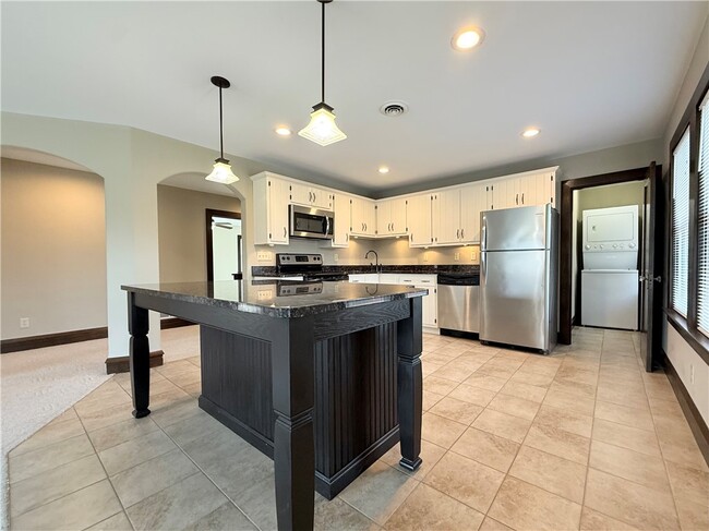 Foto del edificio - 161 Oakwood Ave