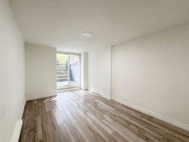 Building Photo - 181 Gerrard St E