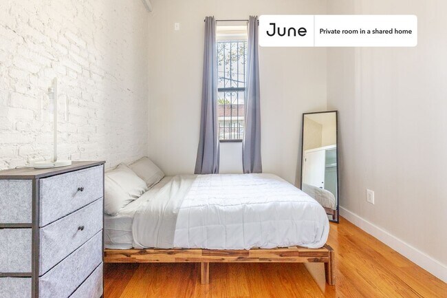 Foto del edificio - Room in Shared 4 bed/2 bath home