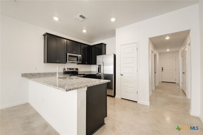 Foto del edificio - 910 Wax Myrtle Ct