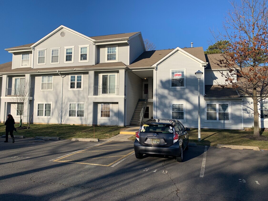 319 Waters Edge Dr, Toms River, NJ 08753 Condo for Rent in Toms River