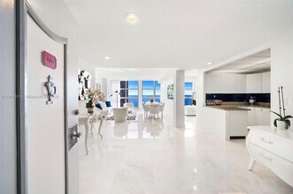 Building Photo - 5055 Collins Ave