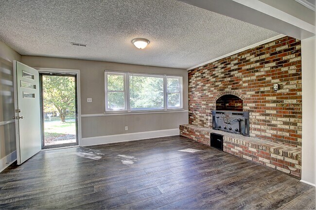 Foto del edificio - 958 Marys Grove Rd