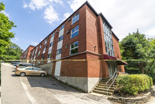 Building Photo - Straight Street Apartments