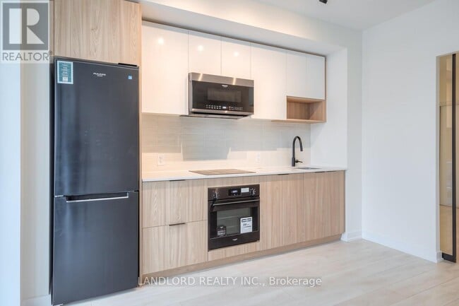 Building Photo - 5 Defries St