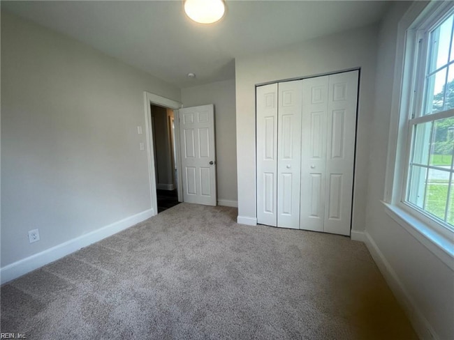Building Photo - 728 Bolling St