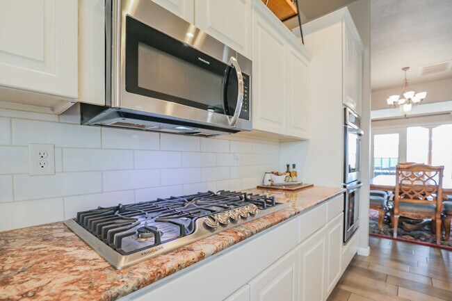 Foto del edificio - Stunning 4 Bedroom Home with Acreage