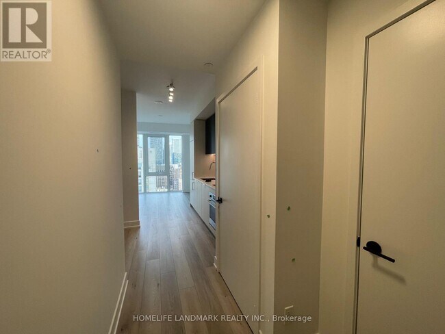 Photo du bâtiment - 308 Jarvis St