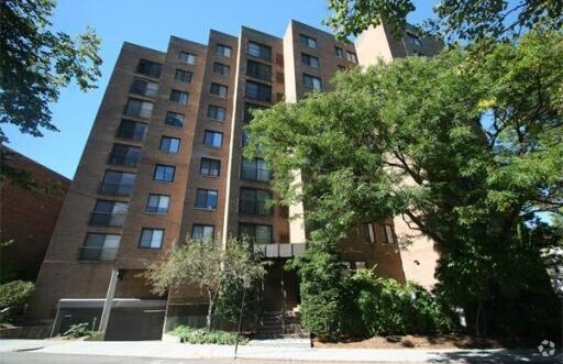 Building Photo - 1243 Beacon St