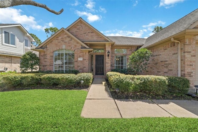 Building Photo - 3219 Braesview Dr