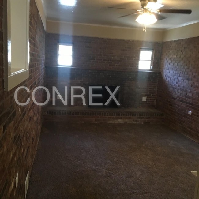 Foto del edificio - 5818 Wescott Rd