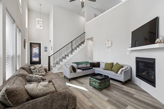 Foto del edificio - 2321 Green River Rd