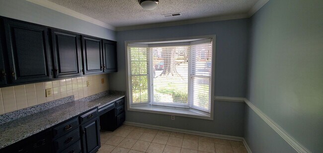 Foto del edificio - 2 Bedroom 2.5 Bathrooms Townhome