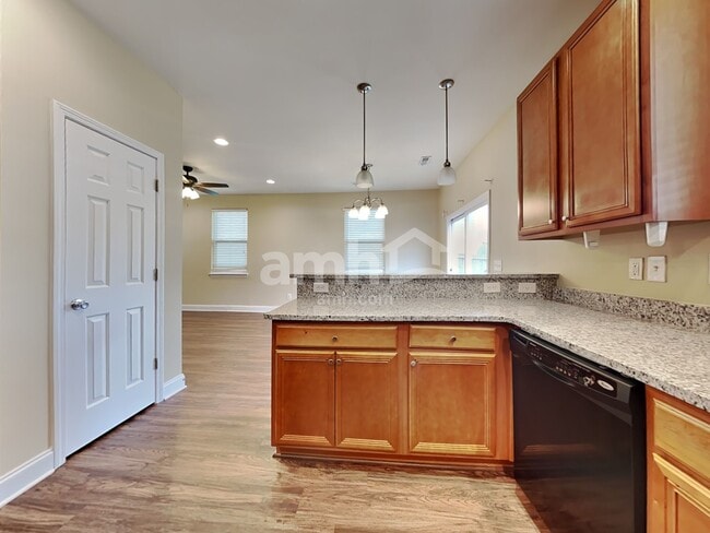 Foto del edificio - 8811 Shadowglen Dr