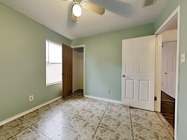 Foto del edificio - 501 Byron St