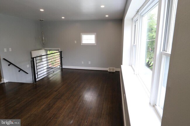 Foto del edificio - 1716 Loney St