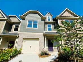 Building Photo - 1099 N Village Dr