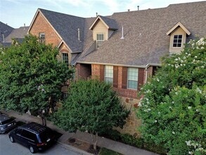 Building Photo - 4252 Riverview Dr
