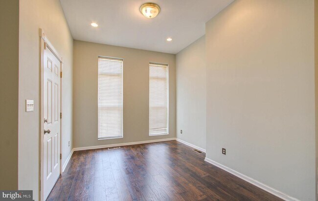 Building Photo - 604 N Fulton Ave