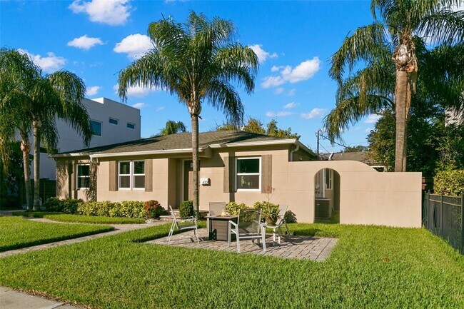 Foto del edificio - 432 E Davis Blvd